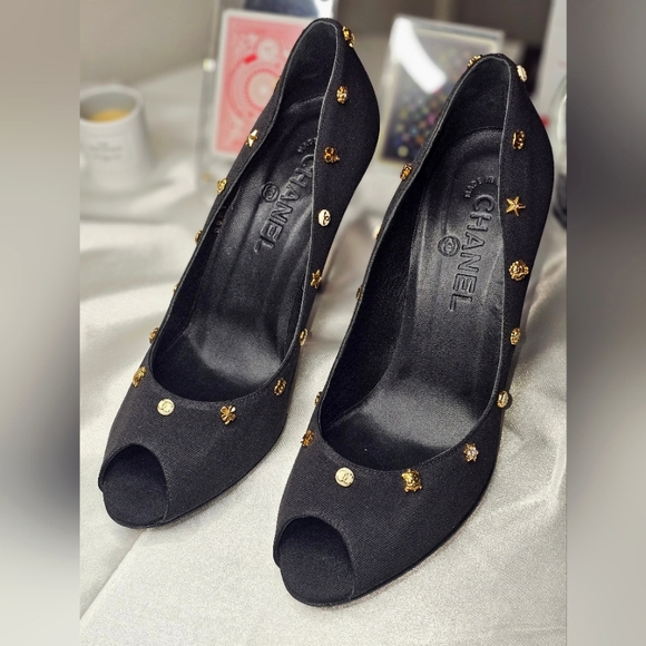 RARE Chanel Lucky Charms Heels! 38.5 - Picture 4 of 16